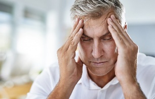 Kopfschmerz mit zervikaler Osteochondrose der Wirbelsäule
